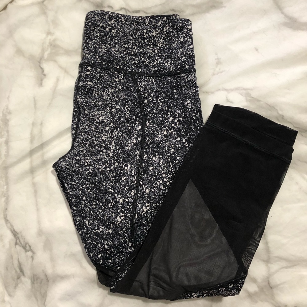 lululemon Black & White splatter crops sz 8